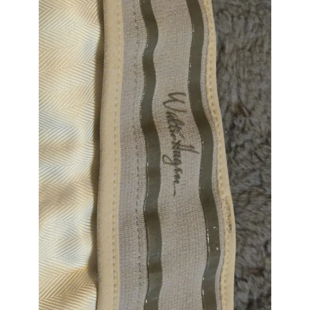 Walter Hagen Golf Shorts Mens 42 Beige Performance Stretch Flat Front EUC Casual